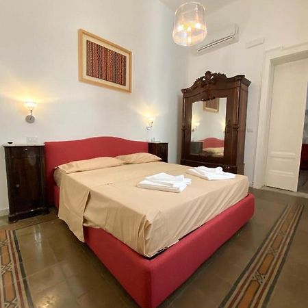Al Teatro Bed & Breakfast Reggio di Calabria Bagian luar foto