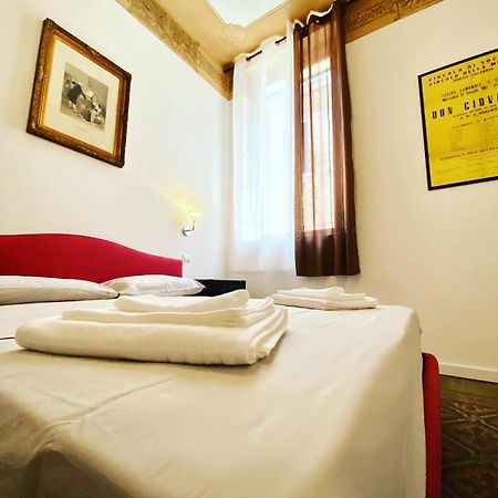 Al Teatro Bed & Breakfast Reggio di Calabria Bagian luar foto