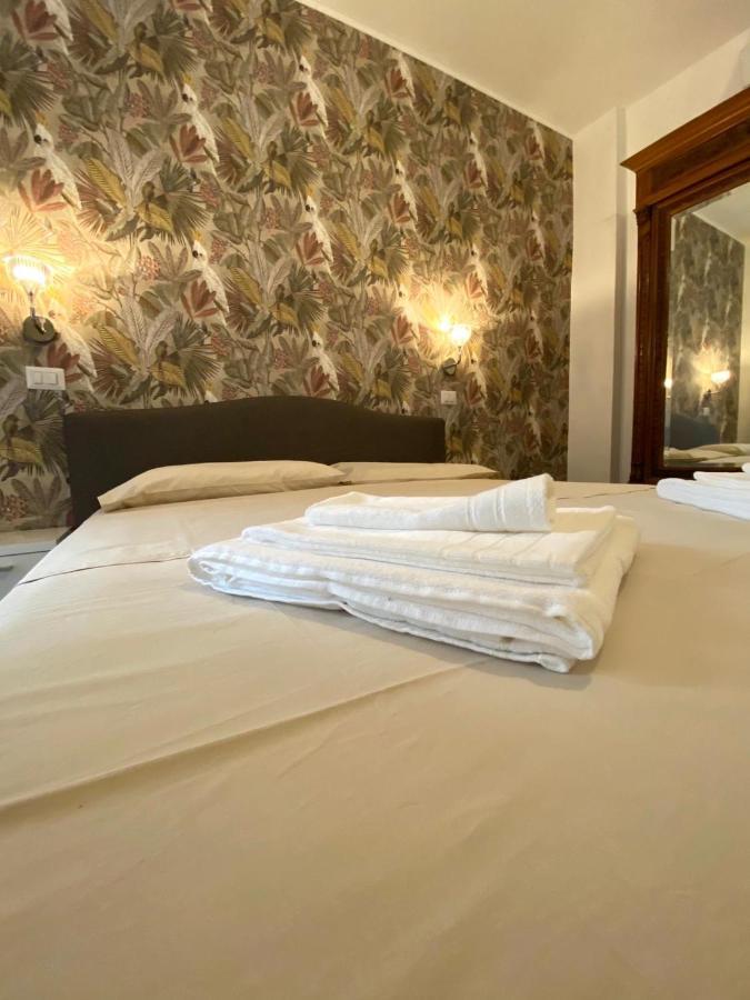 Al Teatro Bed & Breakfast Reggio di Calabria Bagian luar foto