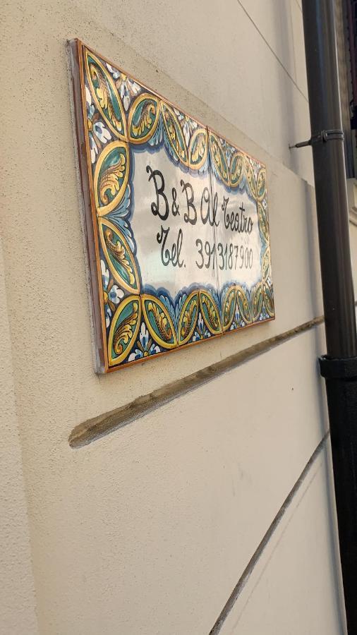 Al Teatro Bed & Breakfast Reggio di Calabria Bagian luar foto